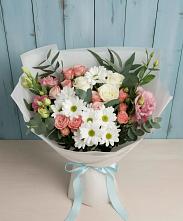 Букет цветов из:  Розы, Лизиантусы и Хризантемы в Костомукше