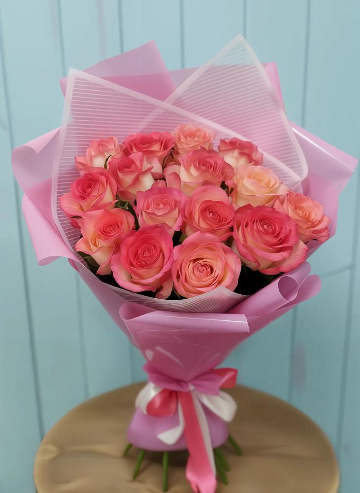 Букет 15 Розовых роз Равель в Костомукше