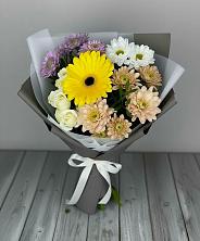 Букет цветов из:  Розы, Герберы и Хризантемы в Костомукше