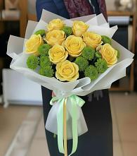Букет цветов из:  Хризантемы и Розы в Костомукше