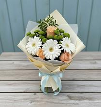 Букет цветов из:  Герберы, Розы и Хризантемы в Костомукше
