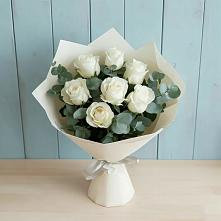 Букет Белые розы в Эвкалипте в Костомукше